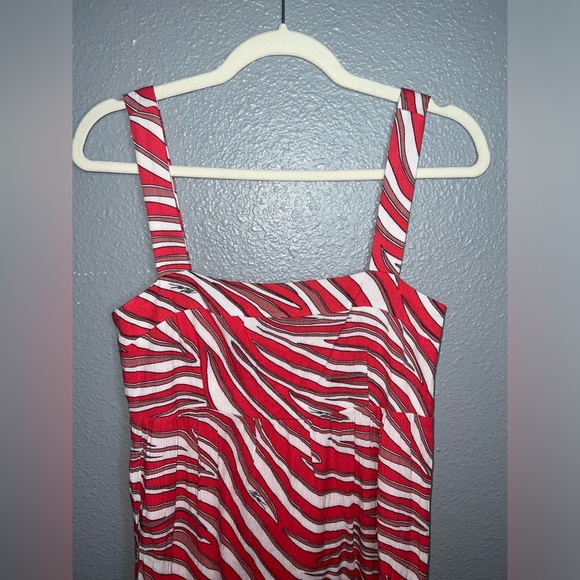 Michael Kors Zebra Square Neck Sleeveless Midi Dress
Color Geranium - Picture 7 of 9